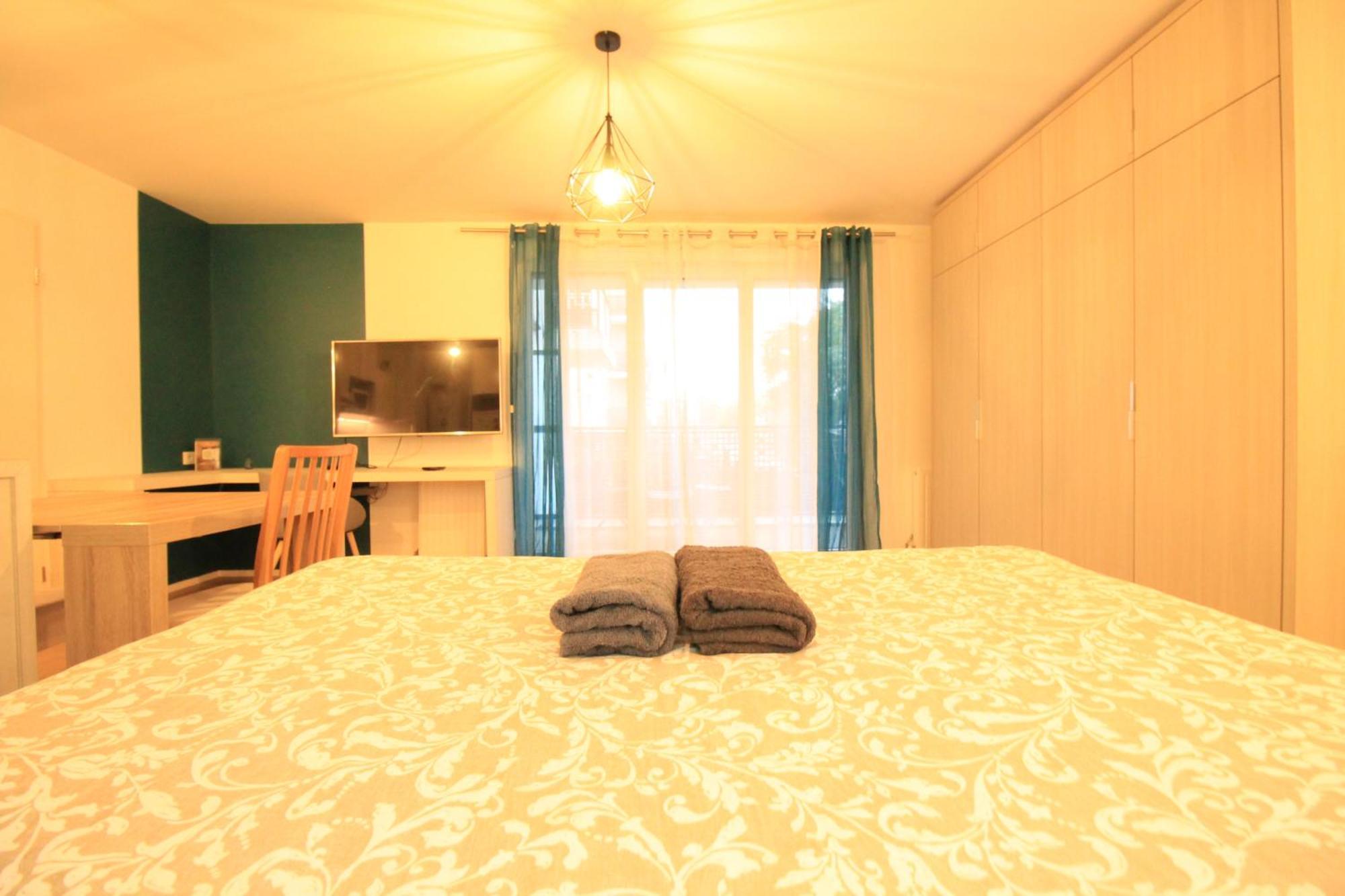 Disponible - Appartement Entier Neuf - 8Mn A Pied Rer C Paris, Parking Rue Gratuit, En Face Hopital D'Arpajon, Balcon Prive, Matelas Bultex 160X200, Ascenseur, Acces Pmr, Centre Ville A Pied Dış mekan fotoğraf