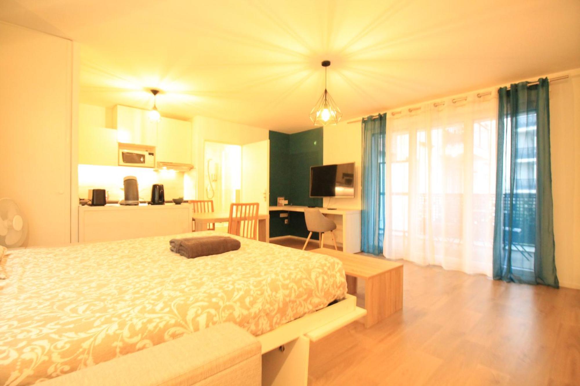 Disponible - Appartement Entier Neuf - 8Mn A Pied Rer C Paris, Parking Rue Gratuit, En Face Hopital D'Arpajon, Balcon Prive, Matelas Bultex 160X200, Ascenseur, Acces Pmr, Centre Ville A Pied Dış mekan fotoğraf